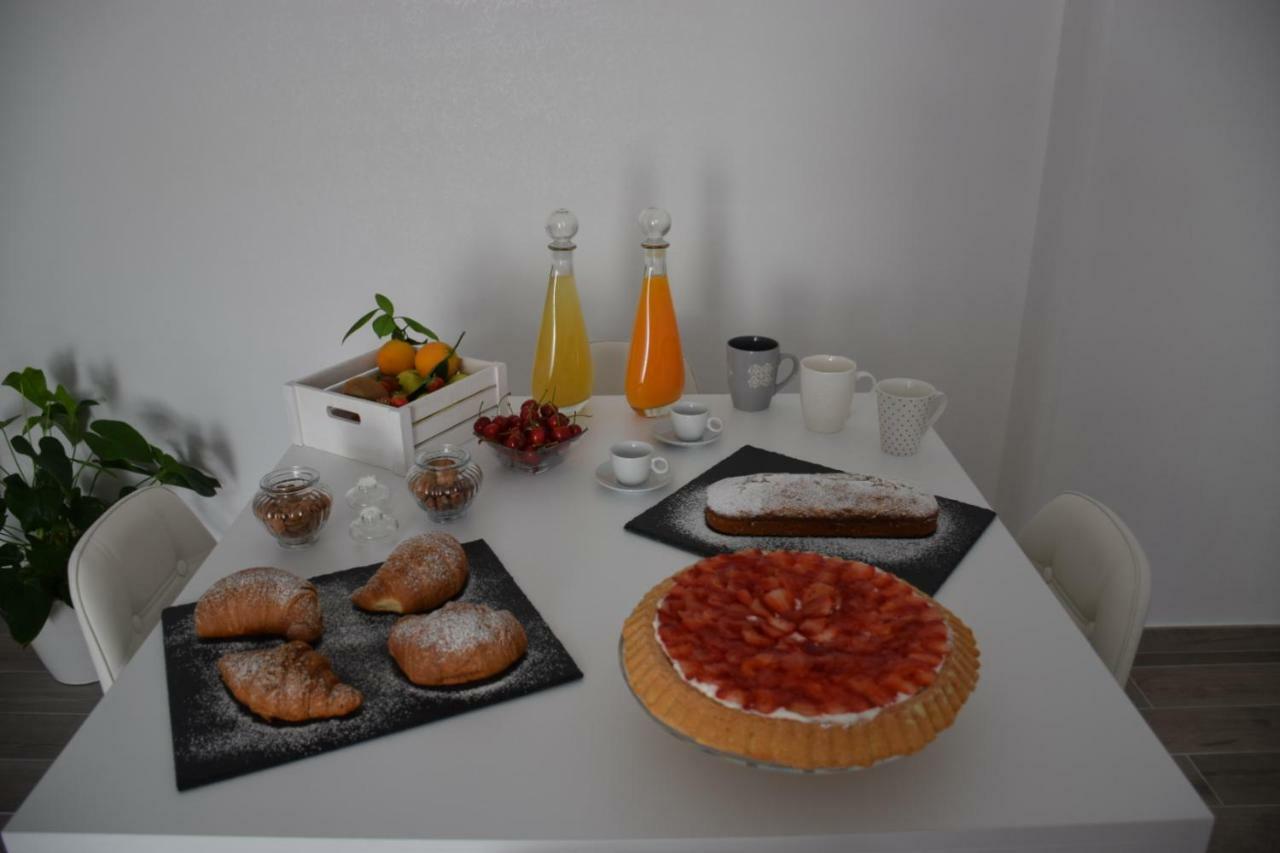 Dimora Santa Caterina Apartment กอนแวร์ซาโน ภายนอก รูปภาพ