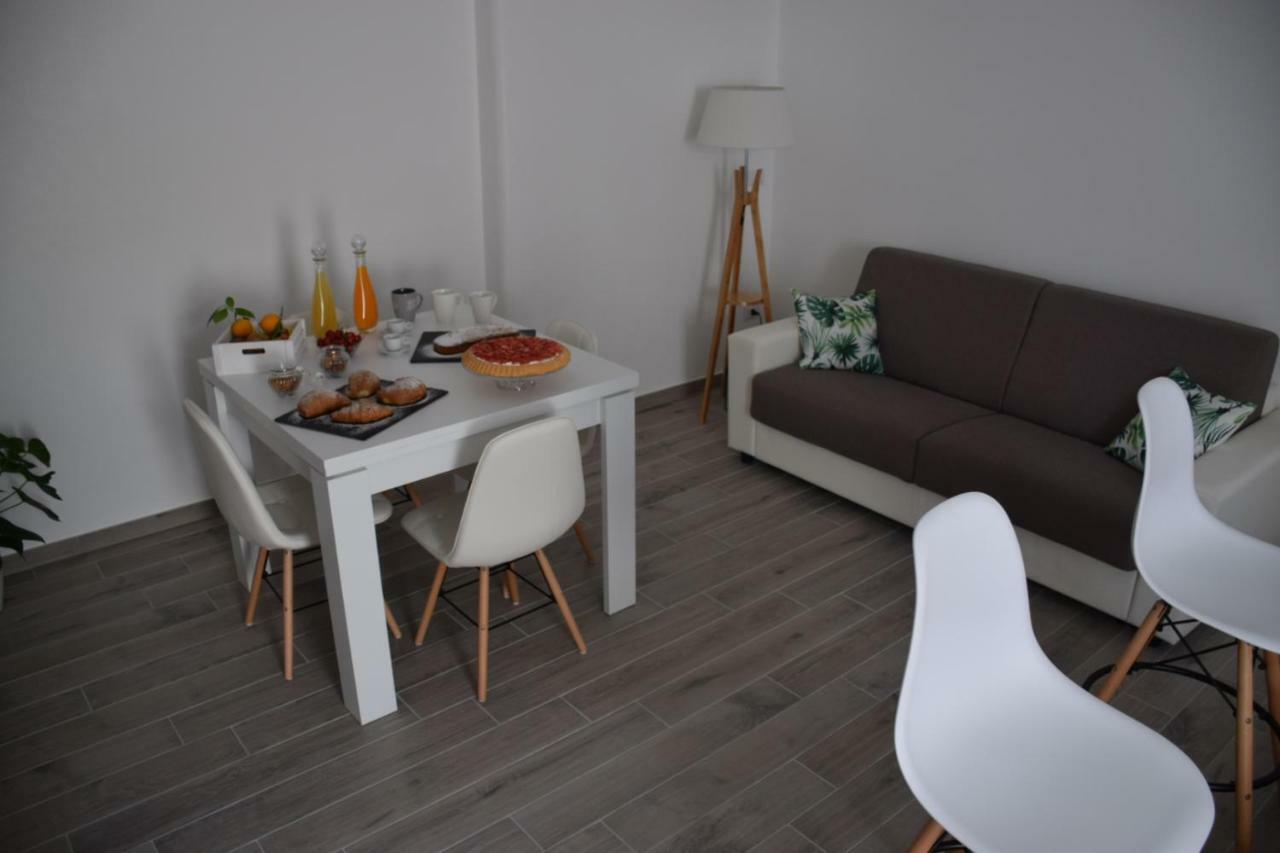 Dimora Santa Caterina Apartment กอนแวร์ซาโน ภายนอก รูปภาพ